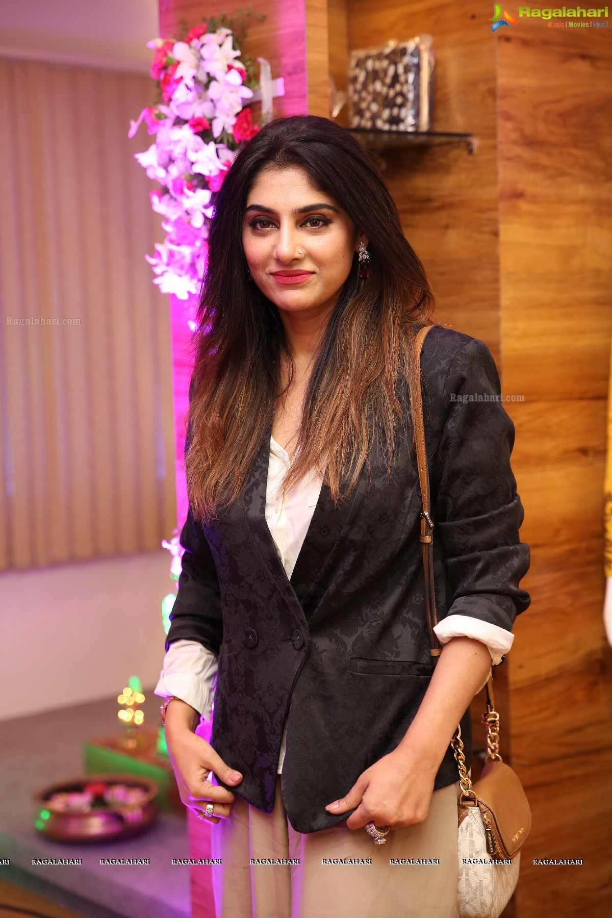 Priyanka Jawalkar Launches Deepthi Collection Studio Spectacular Collection