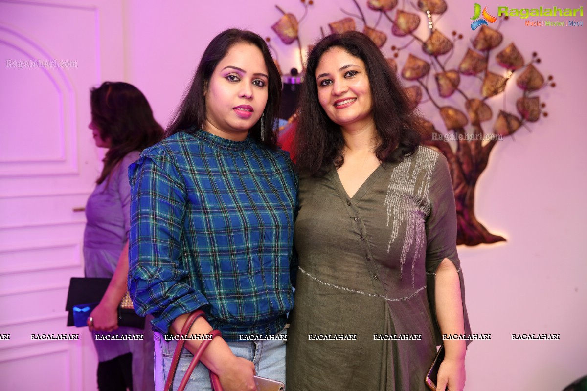 Priyanka Jawalkar Launches Deepthi Collection Studio Spectacular Collection