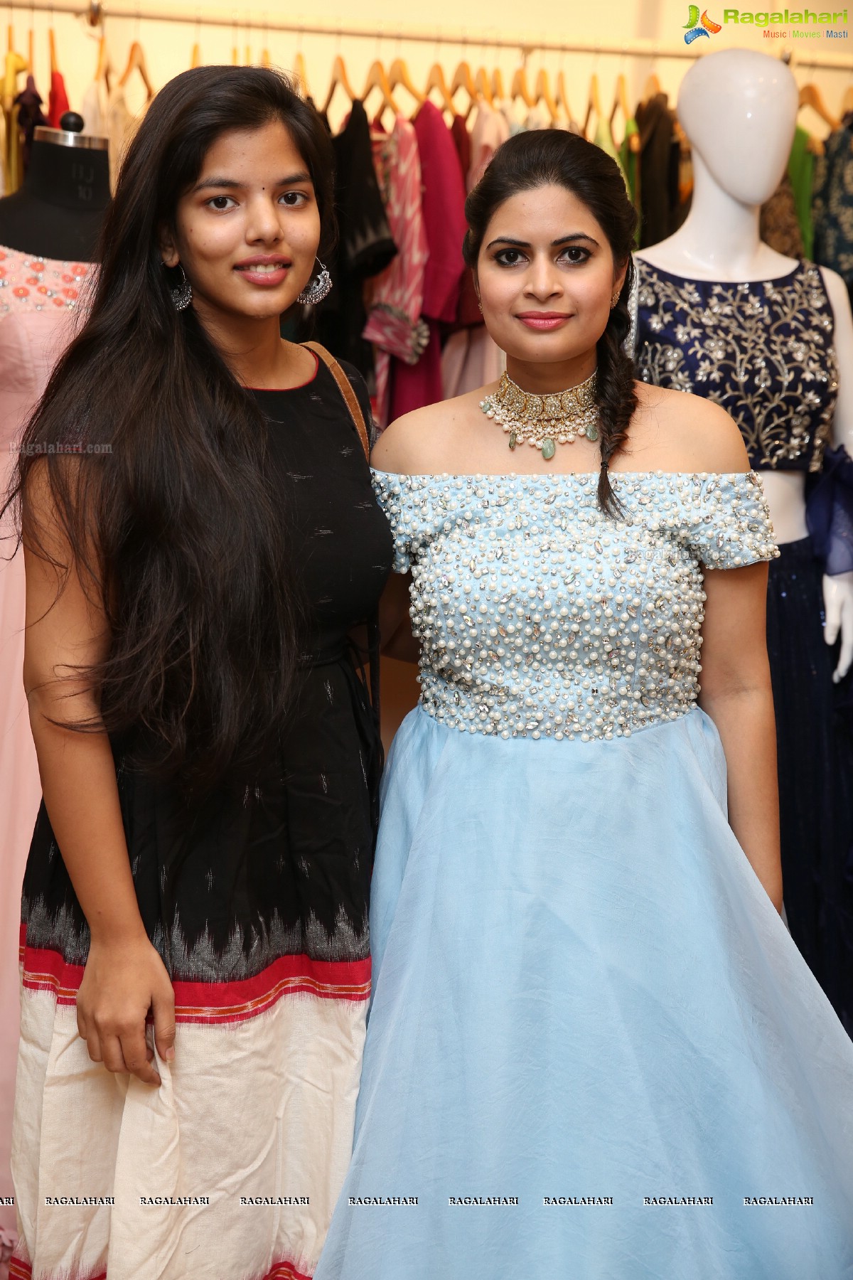 Priyanka Jawalkar Launches Deepthi Collection Studio Spectacular Collection