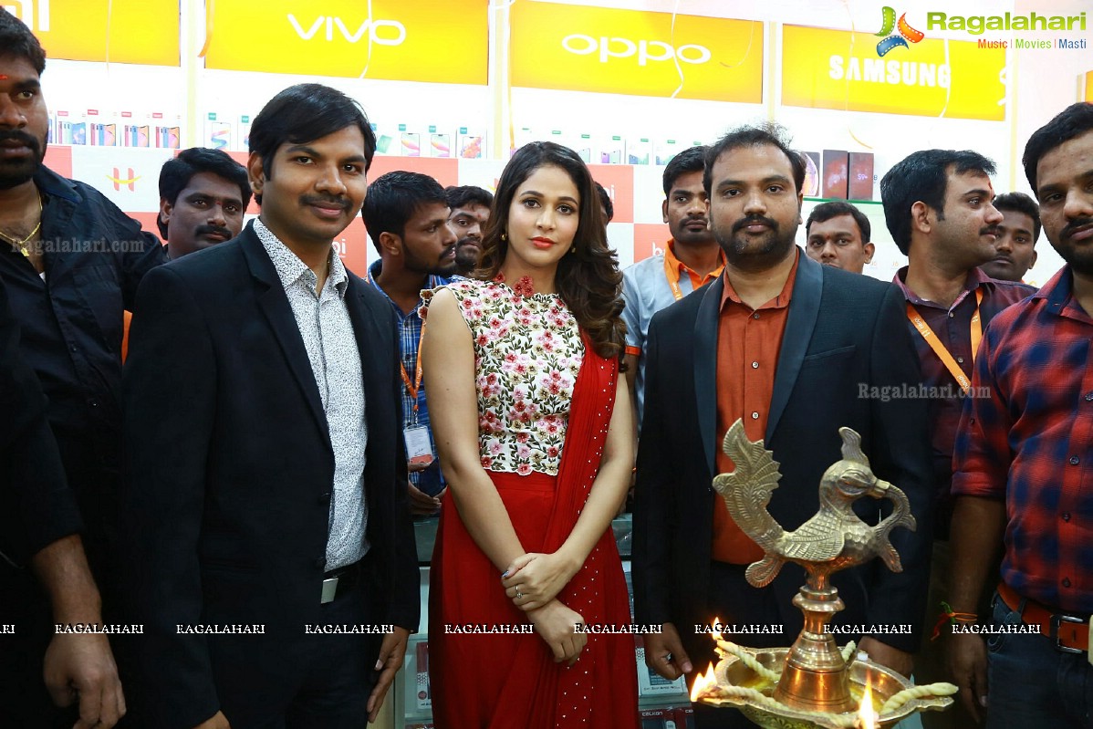 Lavanya Tripathi Launches Happi Mobile Store at Siddipet