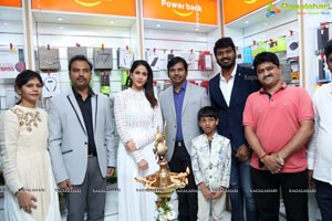 Lavanya Tripathi Launches Dilsukhnagar Happi Mobiles Store