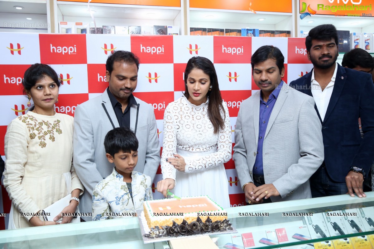 Lavanya Tripathi Launches Dilsukhnagar Happi Mobiles Store