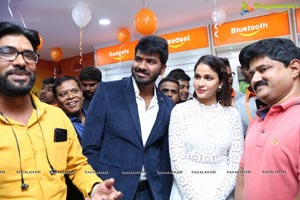 Lavanya Tripathi Launches Dilsukhnagar Happi Mobiles Store