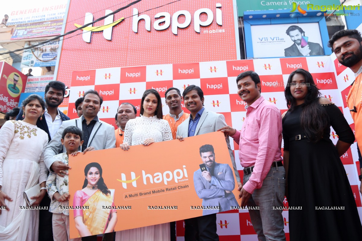 Lavanya Tripathi Launches Dilsukhnagar Happi Mobiles Store