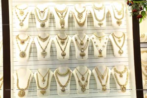 Artistry Branded Jewellery Show by Malabar Gold and Diamonds