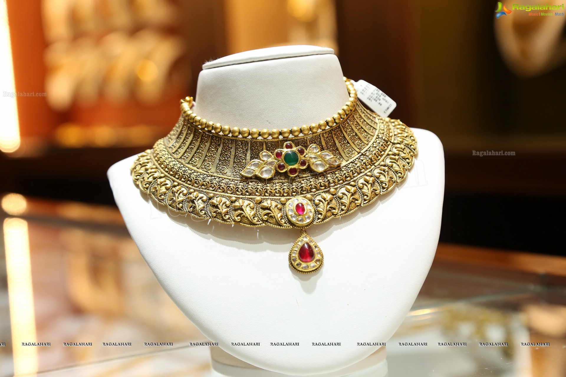 Artistry Branded Jewellery Collection by Malabar Gold and Diamonds at Somajiguda Showroom