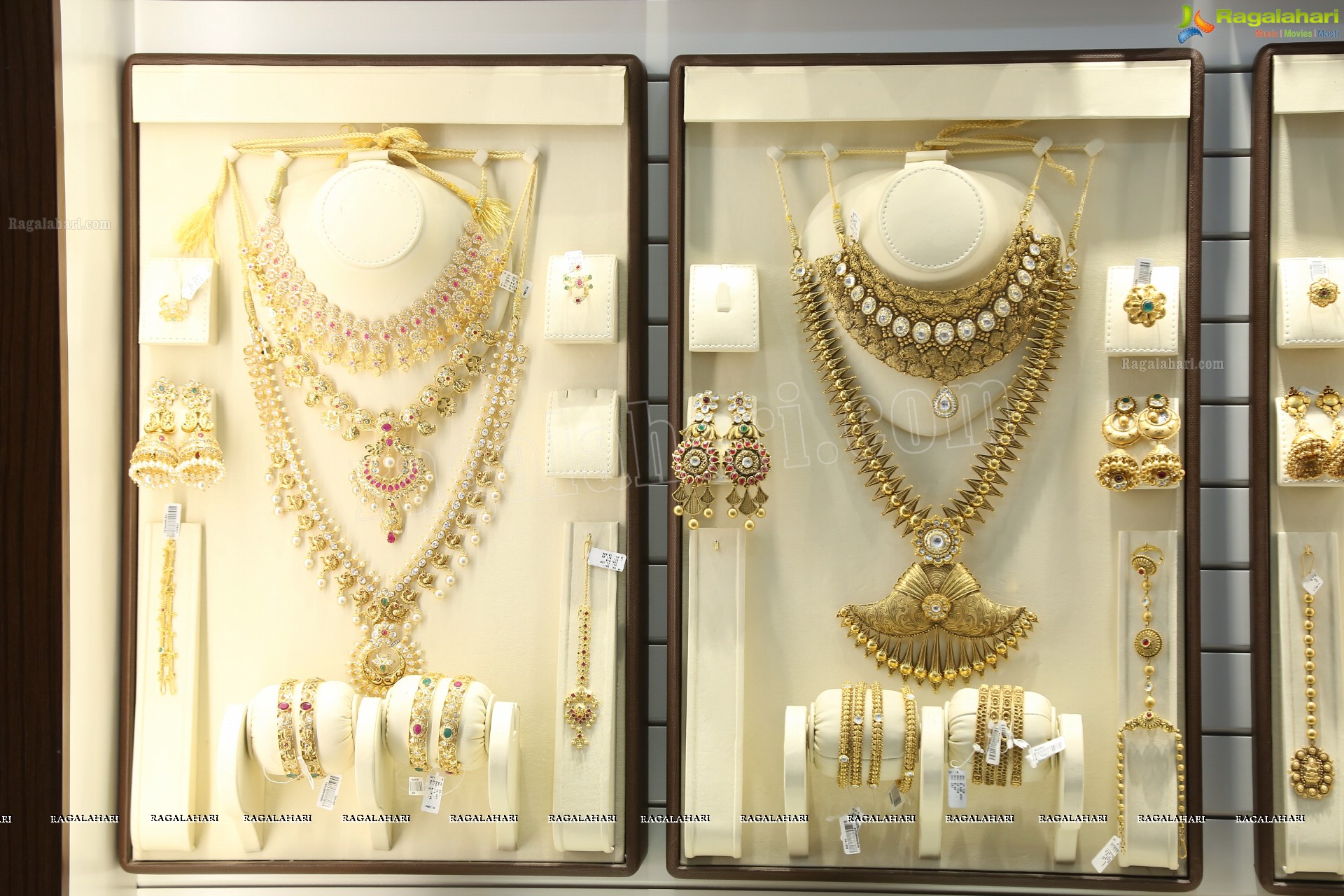 Artistry Branded Jewellery Collection by Malabar Gold and Diamonds at Somajiguda Showroom