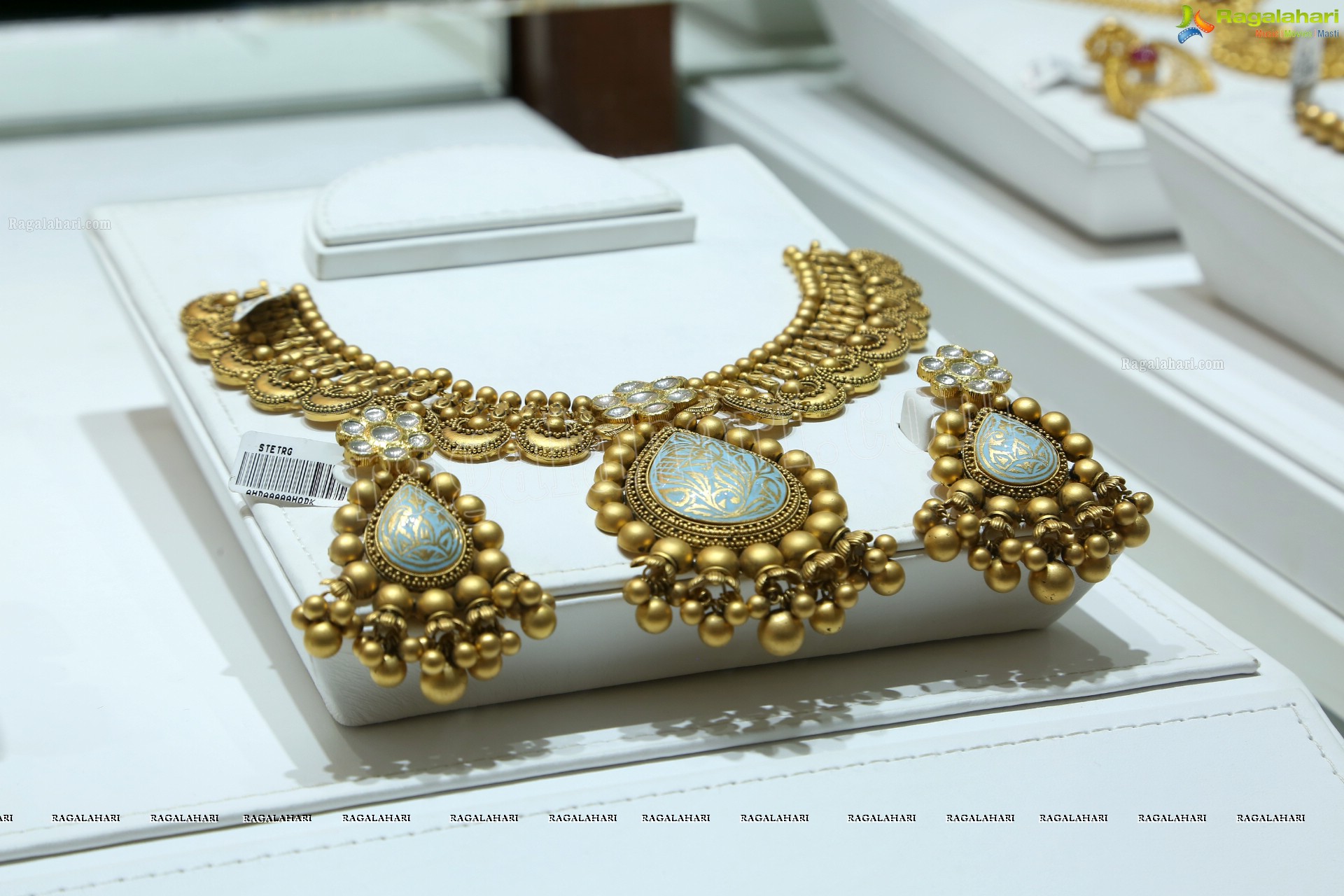 Artistry Branded Jewellery Collection by Malabar Gold and Diamonds at Somajiguda Showroom