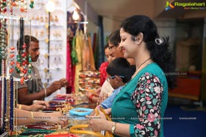 Daksha Nagarkar Inaugurates National Silk Expo