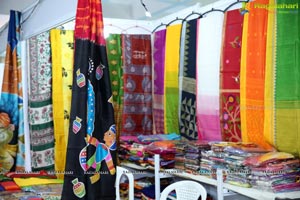 Daksha Nagarkar Inaugurates National Silk Expo