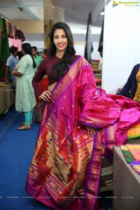 Daksha Nagarkar Inaugurates National Silk Expo