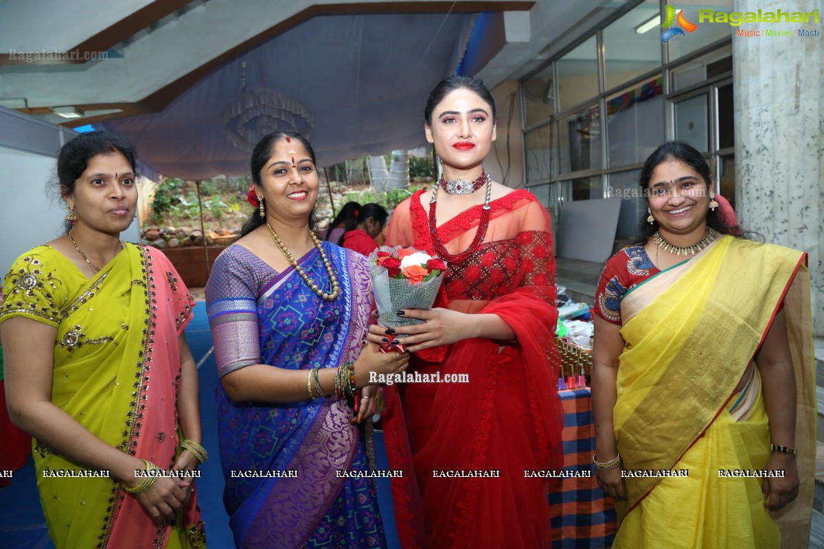 Sony Charistha inaugurates Royal Fashion Expo @ Satya Sai Nigamagamam