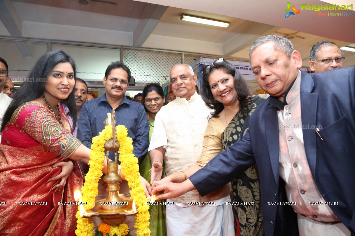 National Level Special Handloom - Silk Mark Expo 2018-19 Begins at Sri Sathya Sai Nigamagammam 