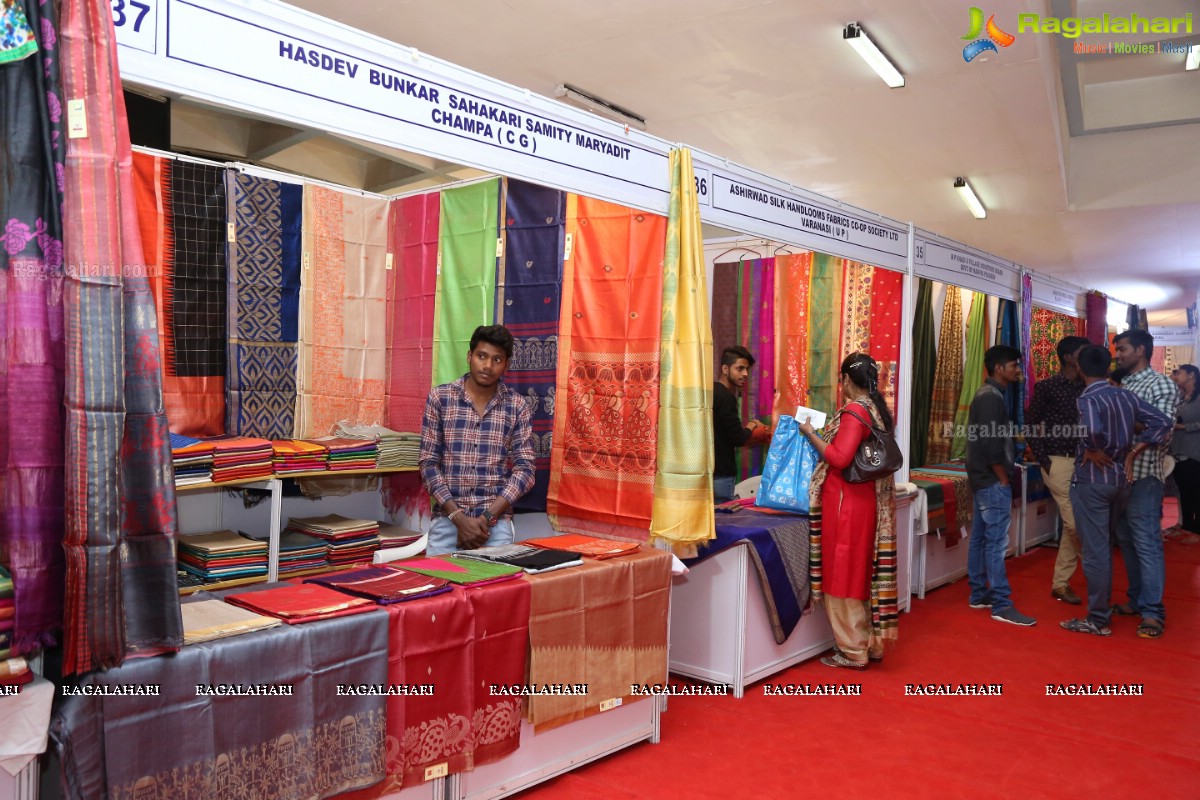National Level Special Handloom - Silk Mark Expo 2018-19 Begins at Sri Sathya Sai Nigamagammam 