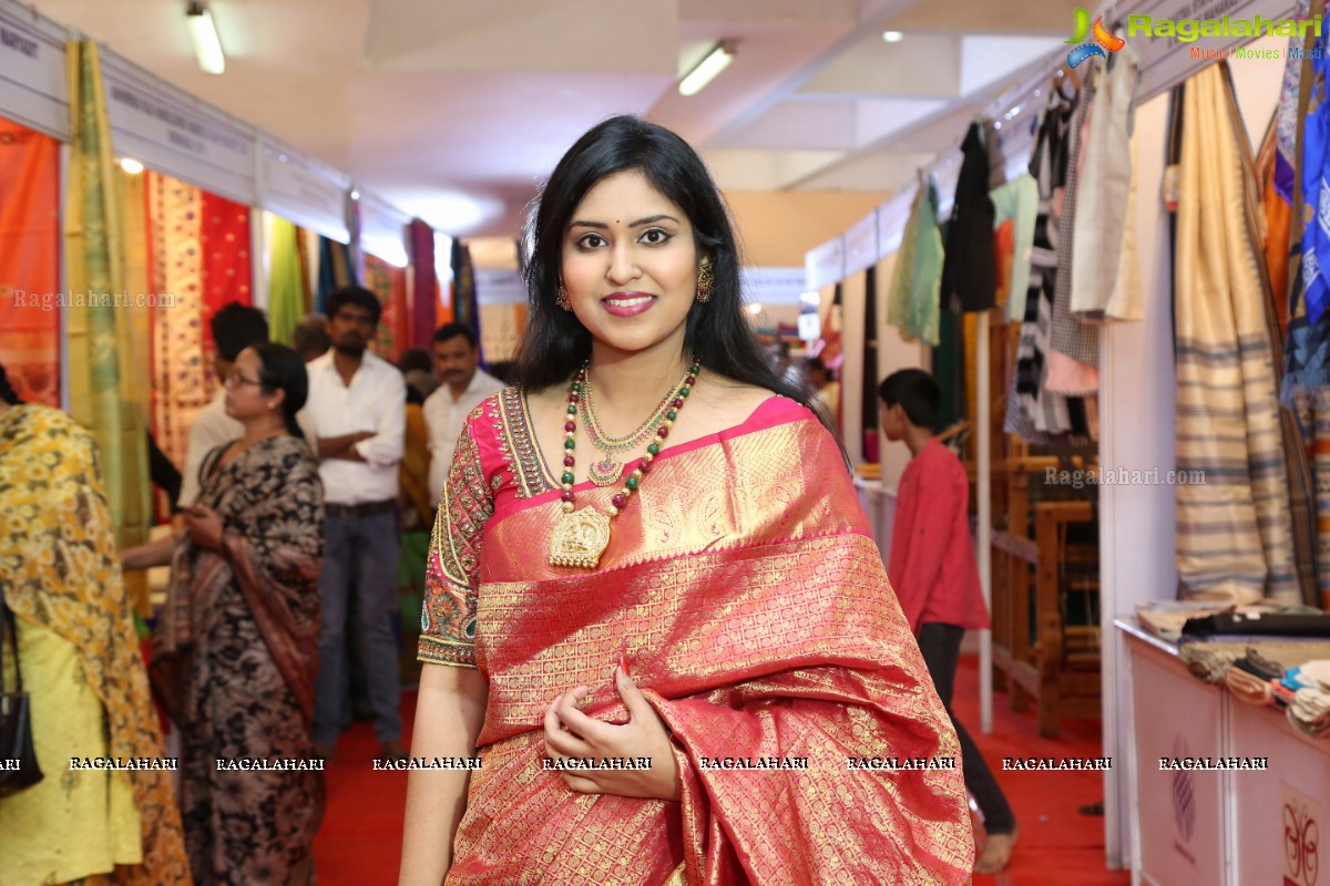 National Level Special Handloom - Silk Mark Expo 2018-19 Begins at Sri Sathya Sai Nigamagammam 