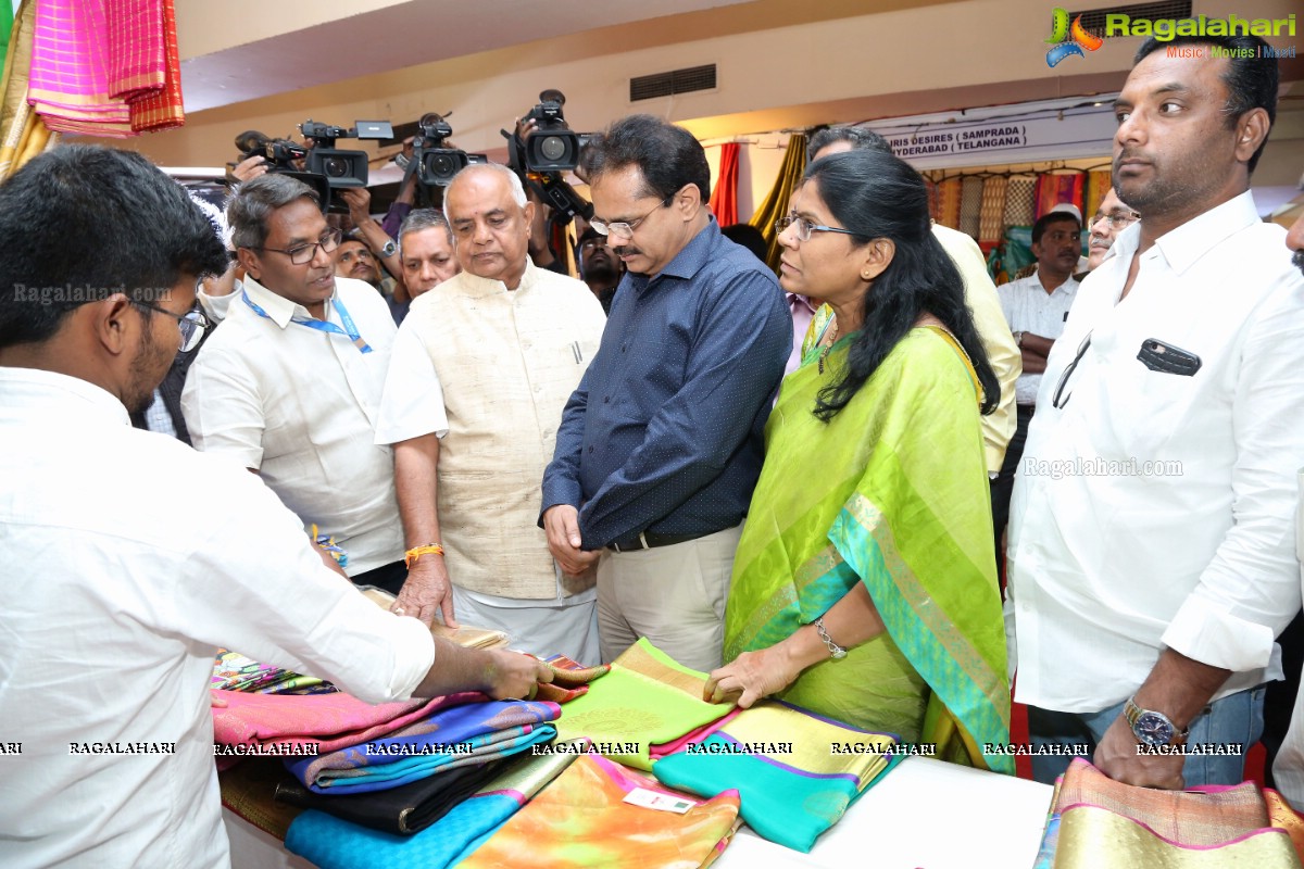 National Level Special Handloom - Silk Mark Expo 2018-19 Begins at Sri Sathya Sai Nigamagammam 