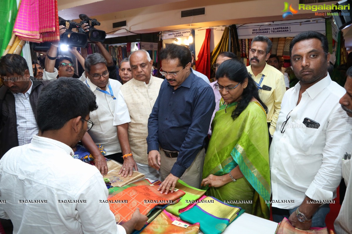 National Level Special Handloom - Silk Mark Expo 2018-19 Begins at Sri Sathya Sai Nigamagammam 