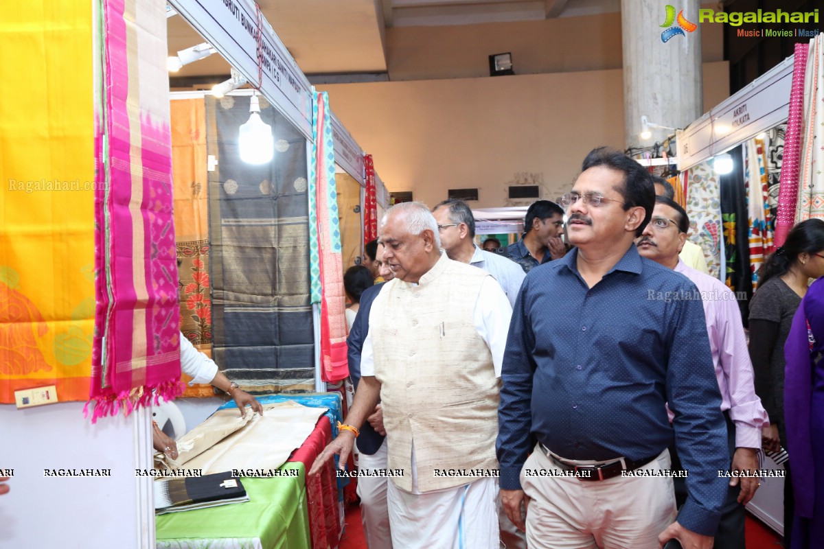 National Level Special Handloom - Silk Mark Expo 2018-19 Begins at Sri Sathya Sai Nigamagammam 