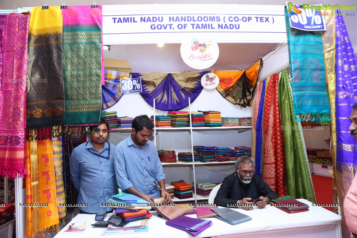 National Level Special Handloom - Silk Mark Expo 2018-19 Begins at Sri Sathya Sai Nigamagammam 