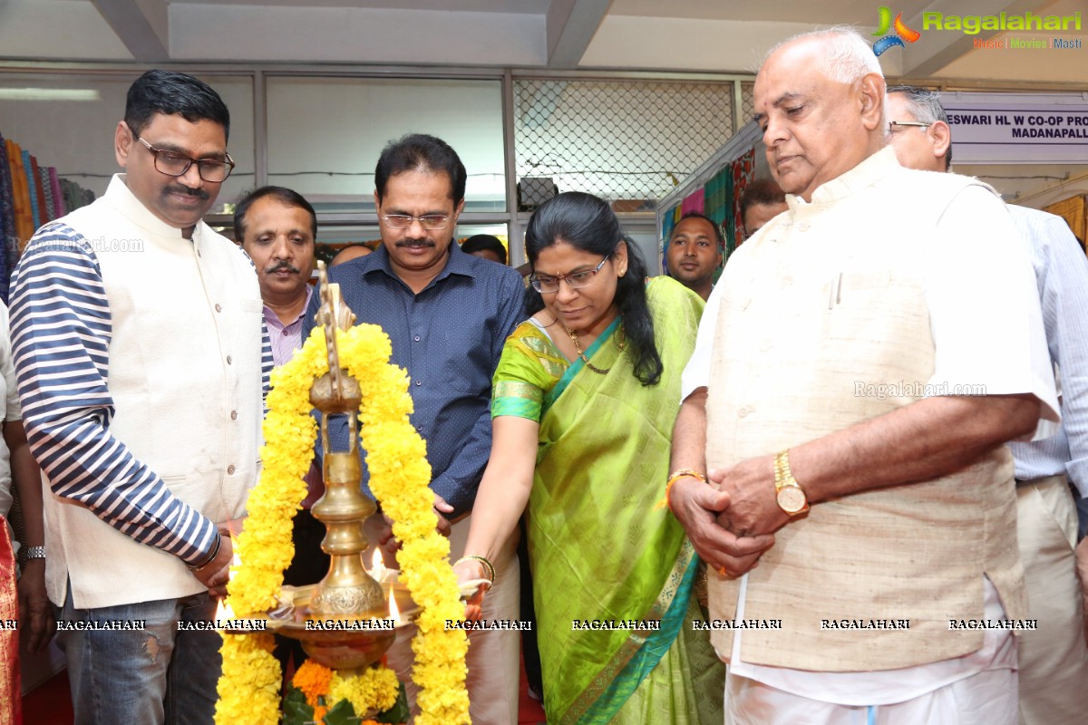 National Level Special Handloom - Silk Mark Expo 2018-19 Begins at Sri Sathya Sai Nigamagammam 