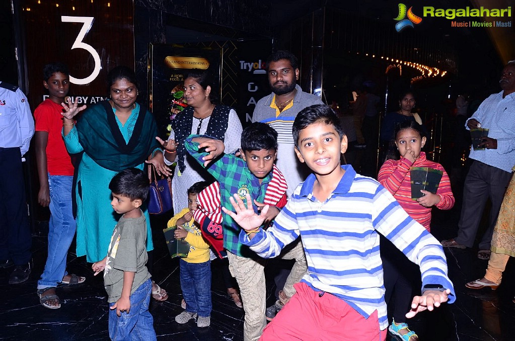 Namrata Shirodkar & Sony Pictures India Hosted Spiderman Screening For Orphan Children