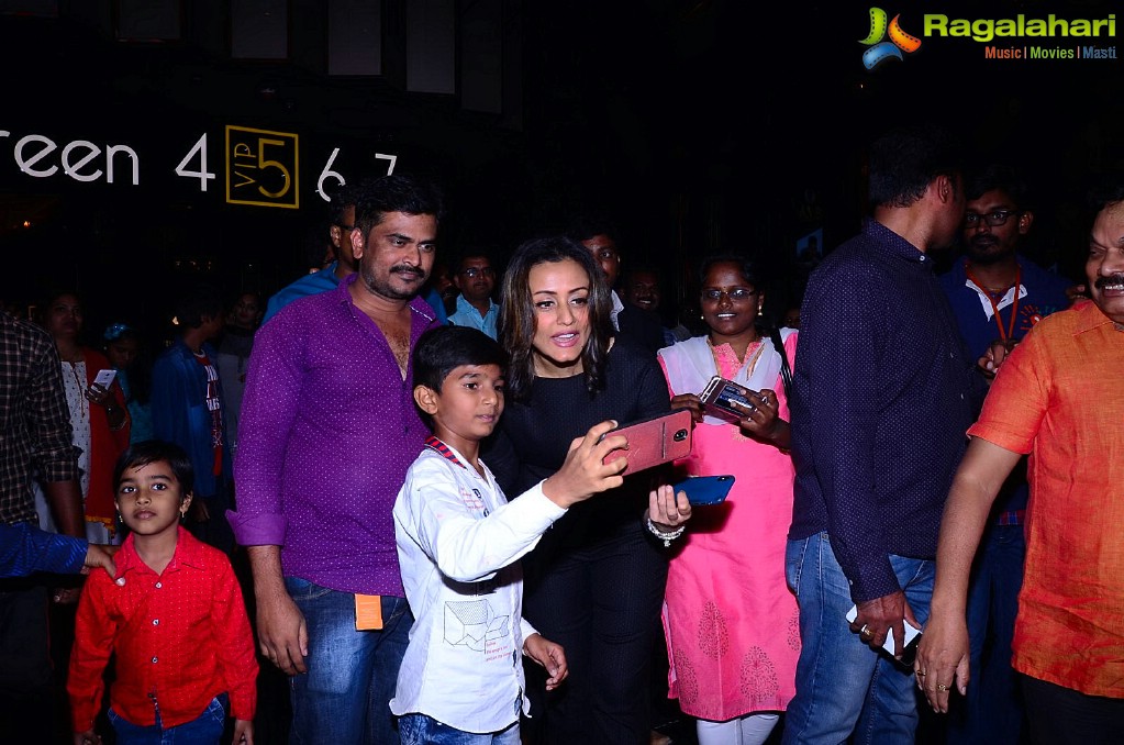 Namrata Shirodkar & Sony Pictures India Hosted Spiderman Screening For Orphan Children