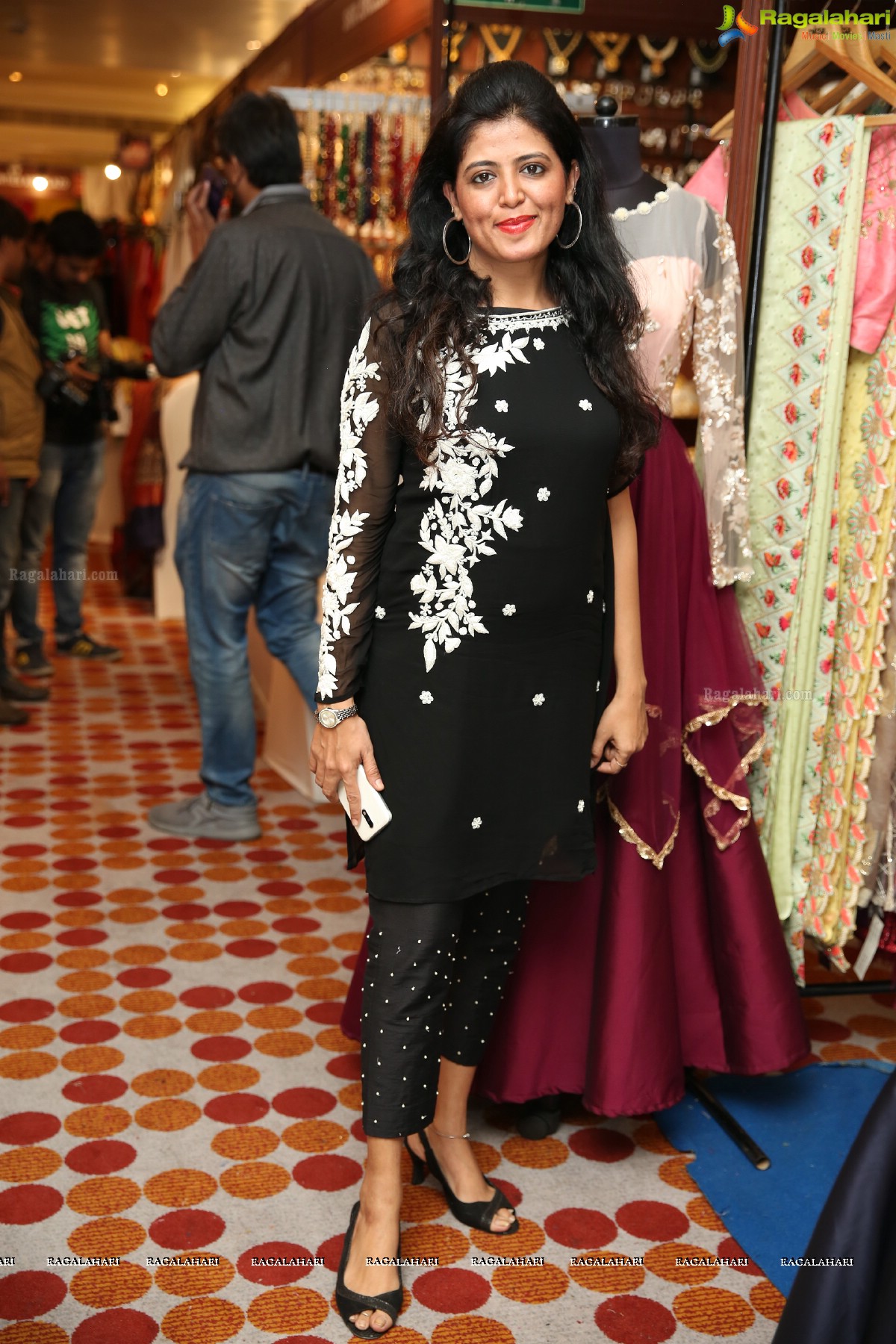 Monica Sharma Launches The Grand Wedding Edit Of Sutraa Exhibition