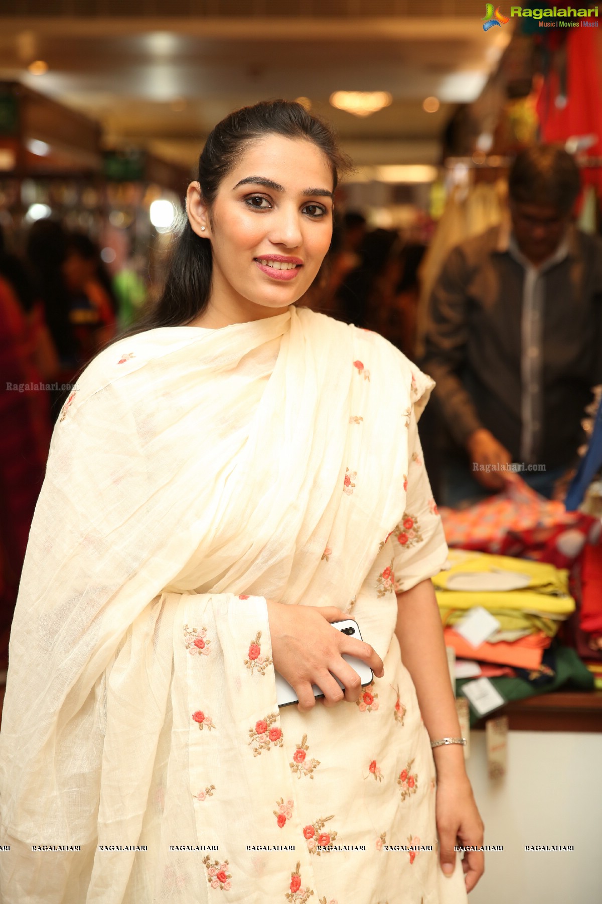 Monica Sharma Launches The Grand Wedding Edit Of Sutraa Exhibition