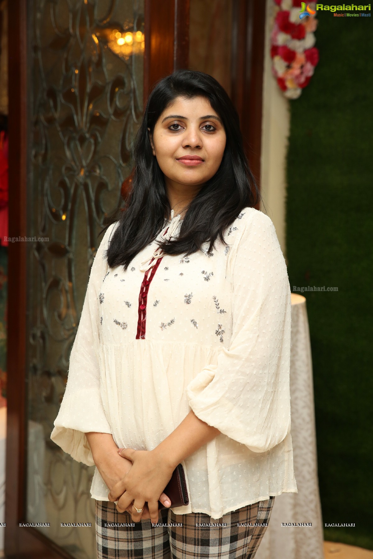 Monica Sharma Launches The Grand Wedding Edit Of Sutraa Exhibition