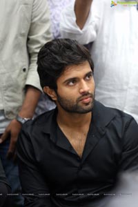 Vijaya Devarakonda Launches Festival Sale at KLM