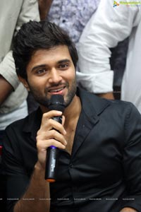 Vijaya Devarakonda Launches Festival Sale at KLM