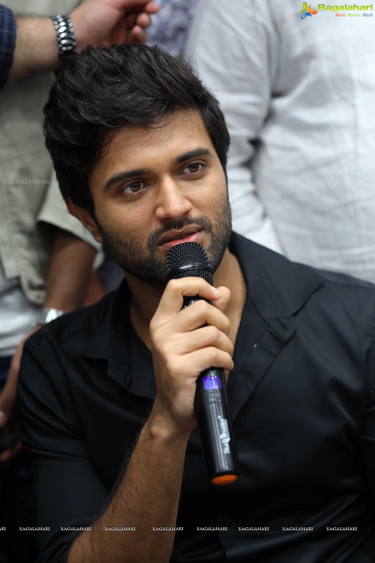 Vijaya Devarakonda Launches Festival Sale at KLM, Rajahmundry