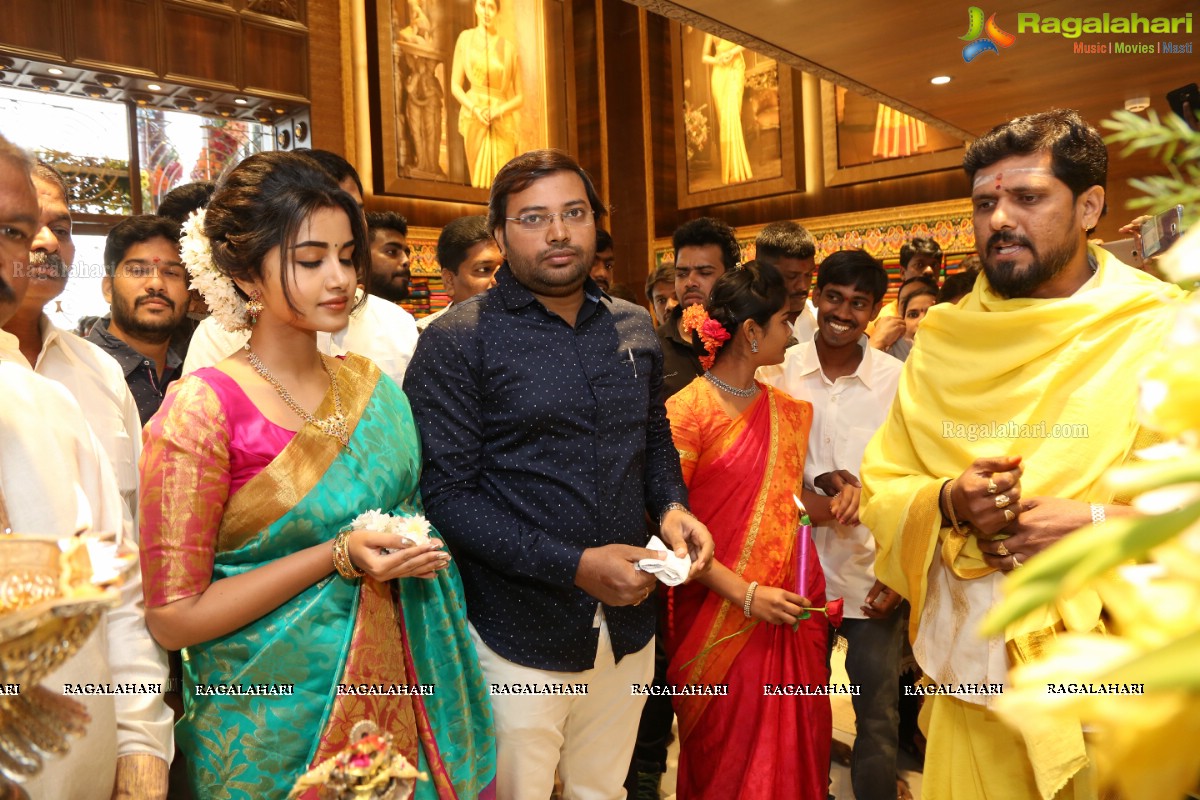 Anupama Parameswaran Inaugurates Kanchipuram VRK Silks at Vanasthalipuram, Hyderabad