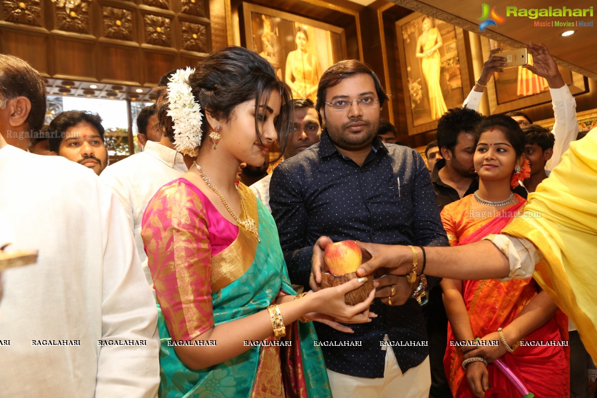 Anupama Parameswaran Inaugurates Kanchipuram VRK Silks at Vanasthalipuram, Hyderabad