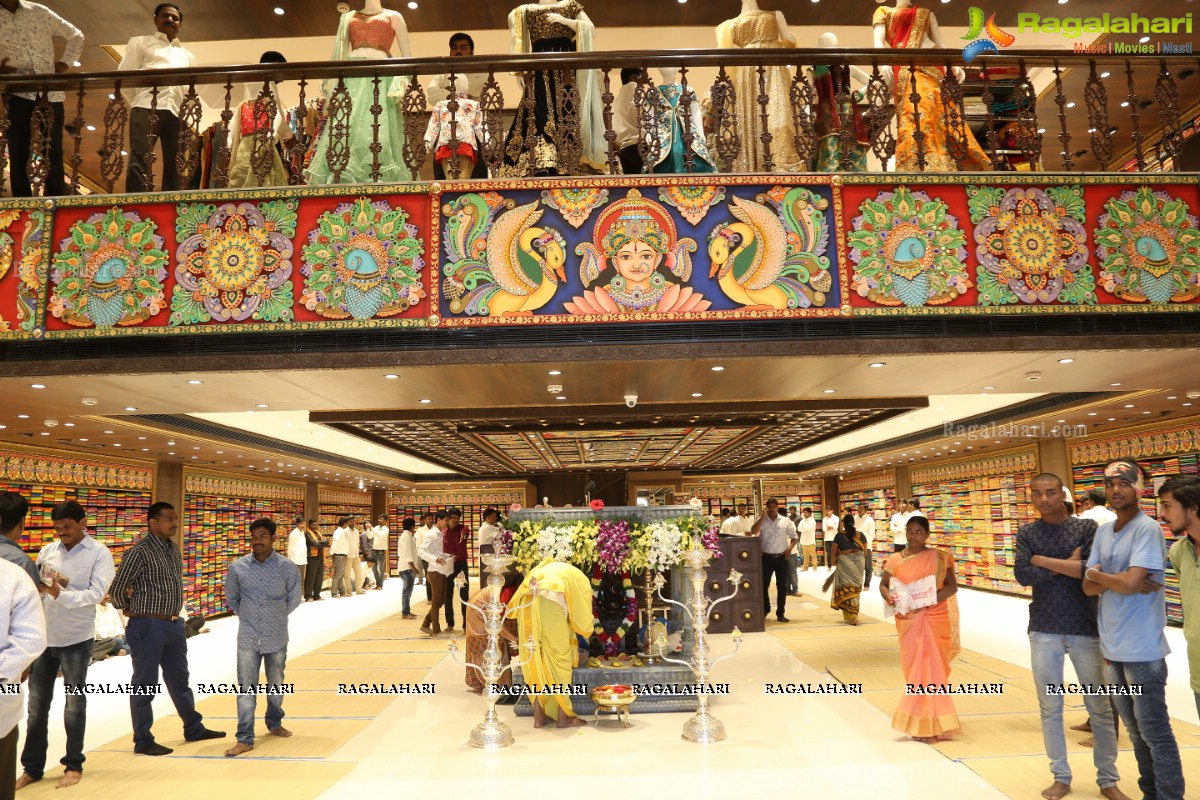 Anupama Parameswaran Inaugurates Kanchipuram VRK Silks at Vanasthalipuram, Hyderabad