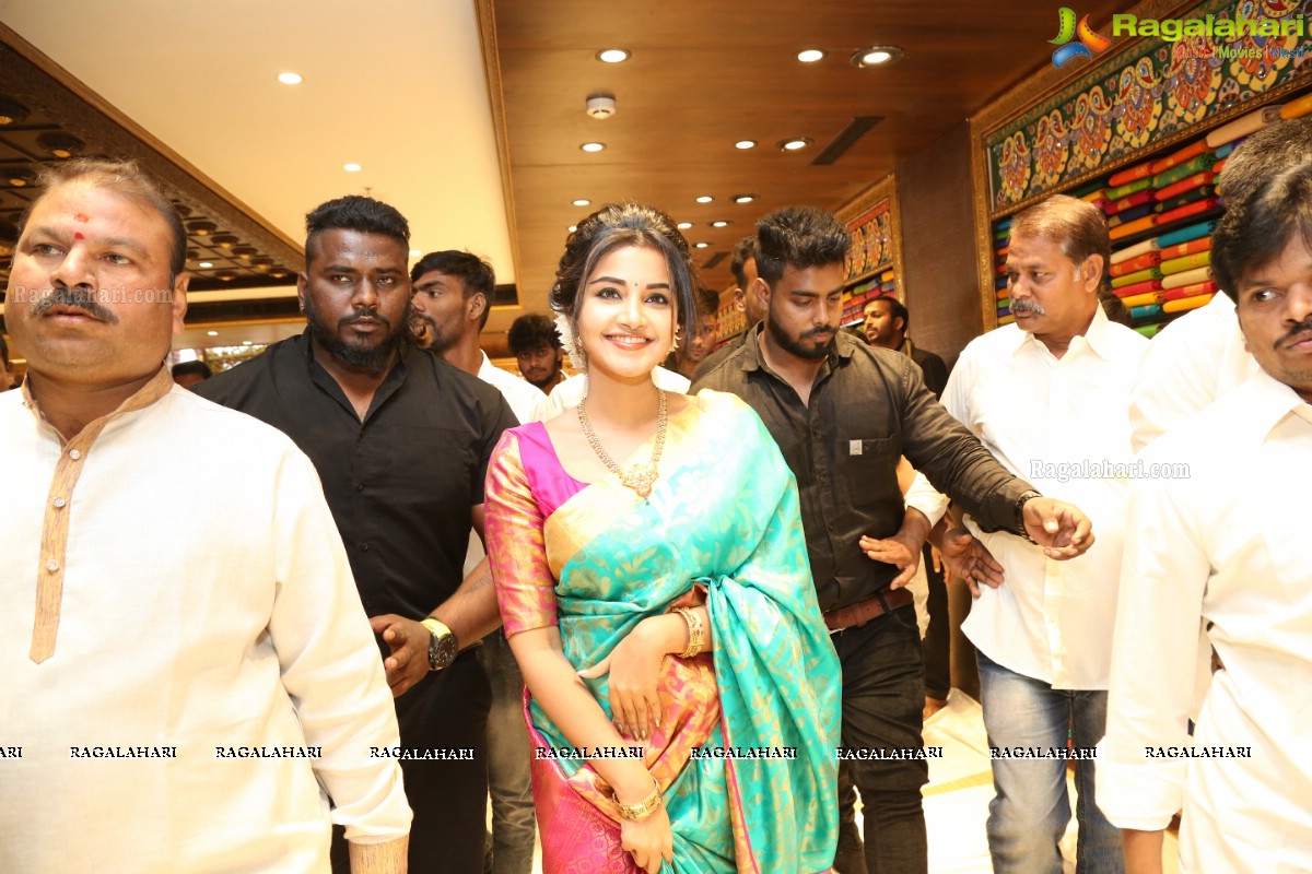 Anupama Parameswaran Inaugurates Kanchipuram VRK Silks at Vanasthalipuram, Hyderabad