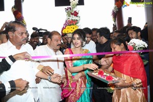 Anupama Parameswaran Inaugurates Kanchipuram VRK Silks