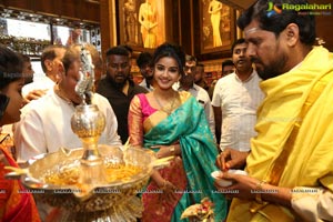 Anupama Parameswaran Inaugurates Kanchipuram VRK Silks