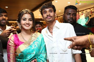 Anupama Parameswaran Inaugurates Kanchipuram VRK Silks