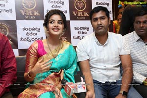 Anupama Parameswaran Inaugurates Kanchipuram VRK Silks