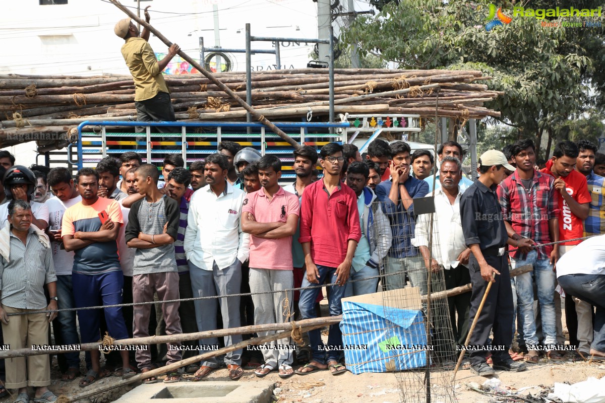 Anupama Parameswaran Inaugurates Kanchipuram VRK Silks at Vanasthalipuram, Hyderabad