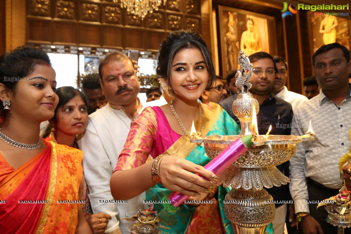 Anupama Parameswaran Inaugurates Kanchipuram VRK Silks at Vanasthalipuram, Hyderabad