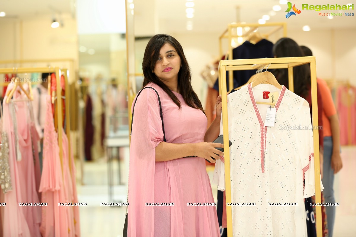 Atelier Fashion Showcase at Sarath City Mall