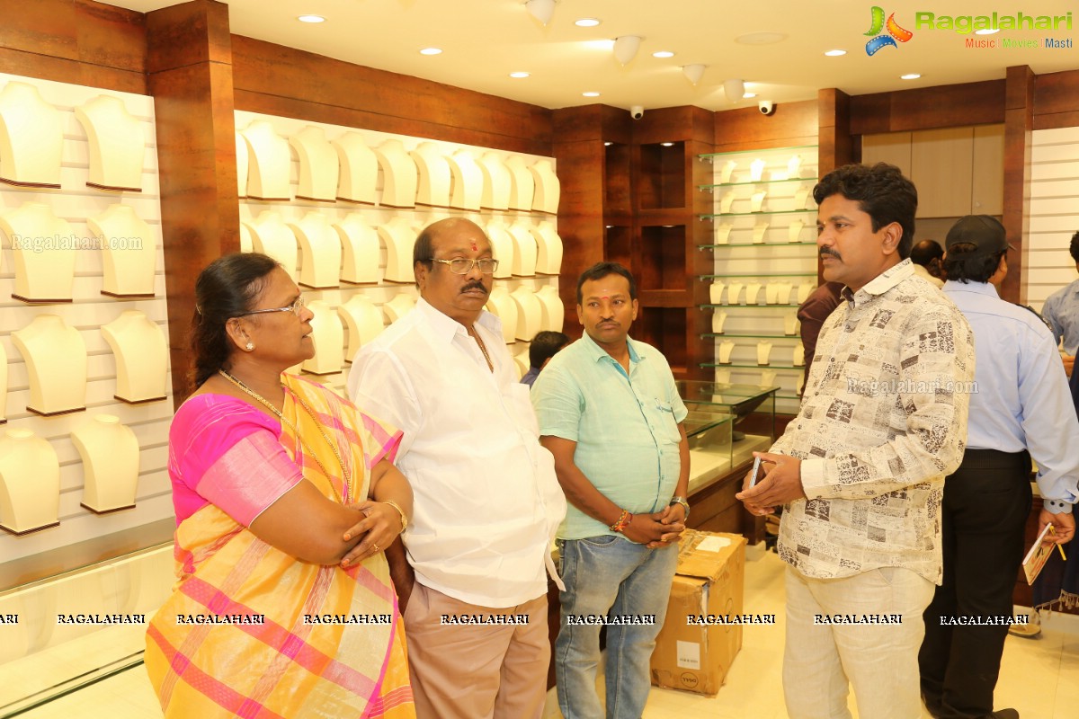 Nabha Natesh Launches Chandana Brothers Shopping Mall at Jangareddigudem In AP