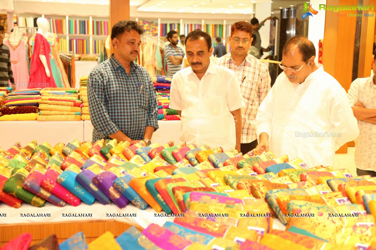 Nabha Natesh Launches Chandana Brothers Shopping Mall at Jangareddigudem In AP