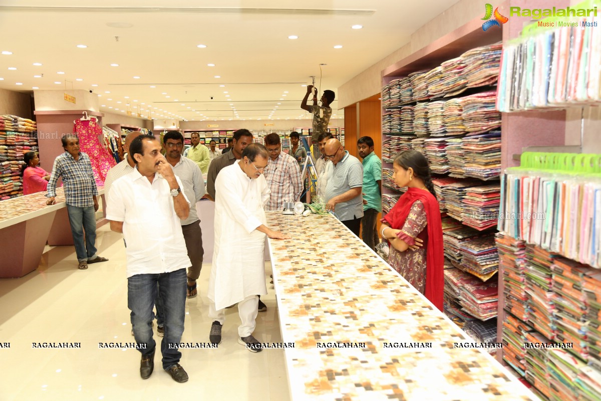 Nabha Natesh Launches Chandana Brothers Shopping Mall at Jangareddigudem In AP