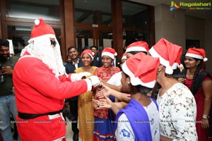 Christmas Tree Lighting Ceremony at Novotel