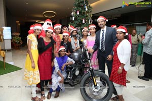 Christmas Tree Lighting Ceremony at Novotel