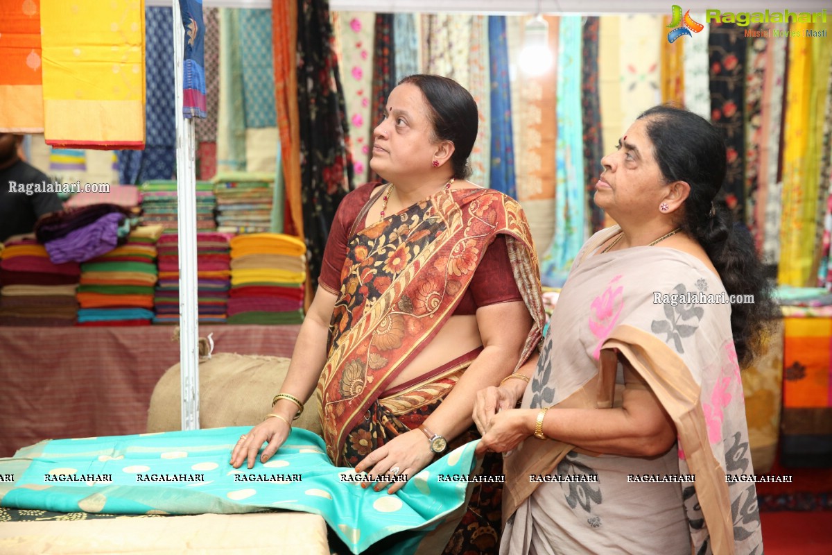Indian Silk Expo Launch by Alka Rathore at TTD Kalyana Mandapam