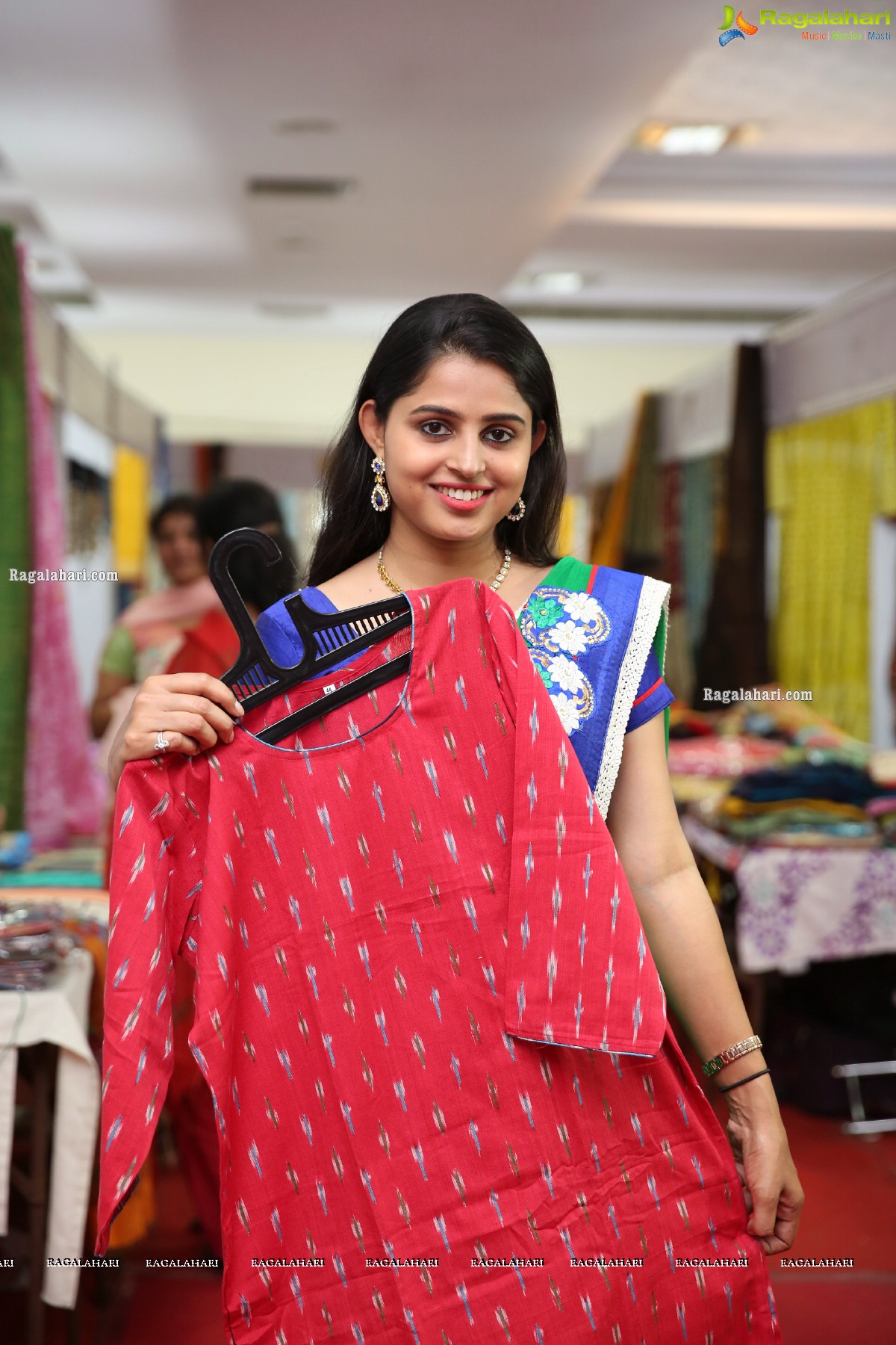 Indian Silk Expo Launch by Alka Rathore at TTD Kalyana Mandapam